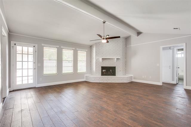 Foto del edificio - 2107 Bengal Ln