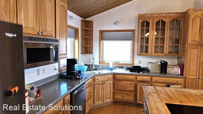 Building Photo - 4 br, 3 bath House - 100 Sidney St