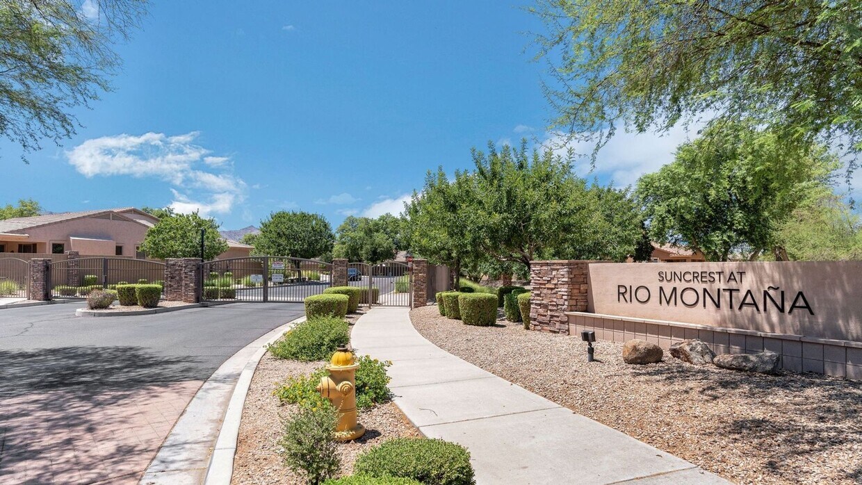 Charming 2 story 4BR, 2LR, and a Dent Hou... - Charming 2 story 4BR, 2LR, and a Dent  Hou...