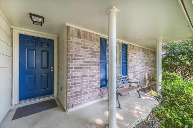 Foto del edificio - 2227 Friarwood Trail
