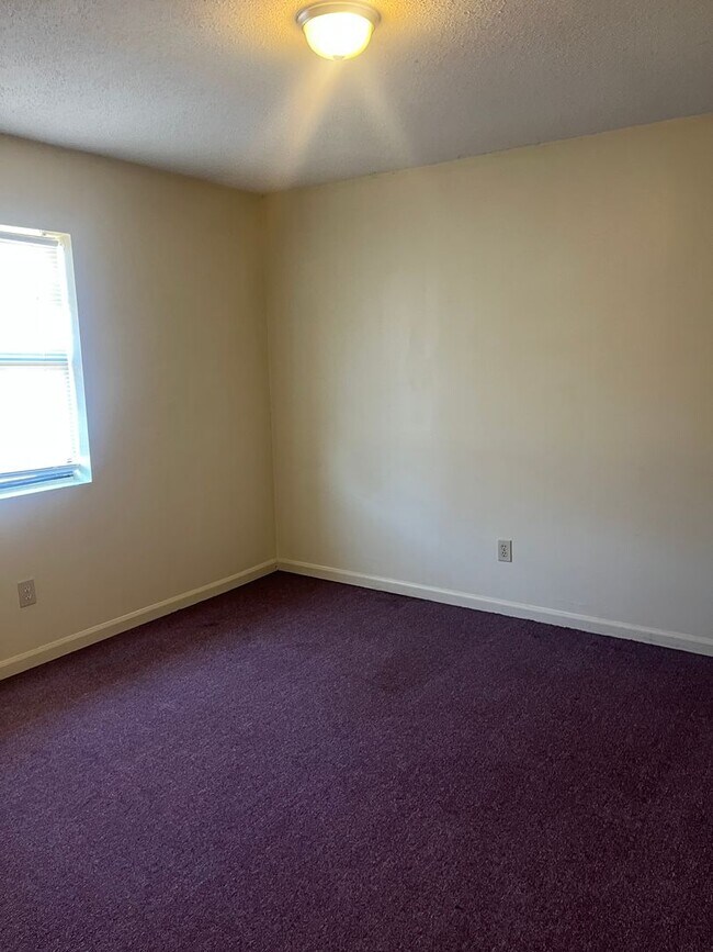 Foto del edificio - 2 Bed, 1 Bath Apartment