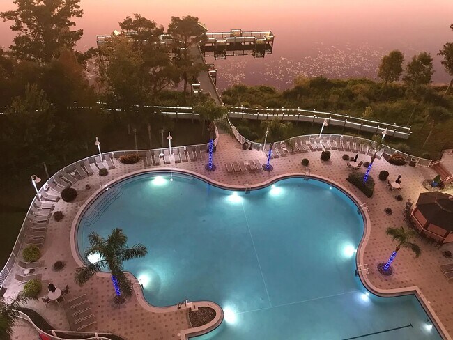 Foto del edificio - 13415 Blue Heron Beach Dr