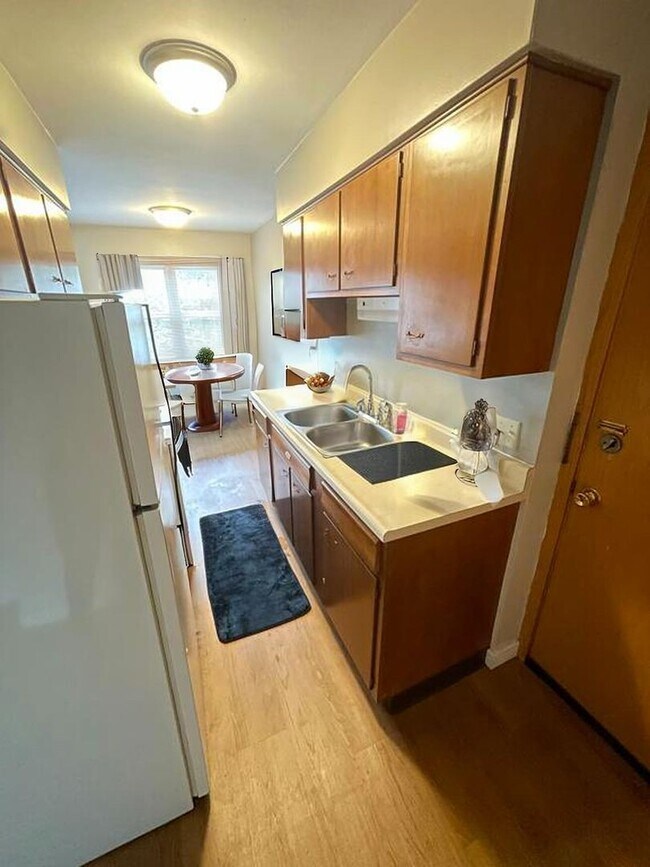 Foto del edificio - Available July! - 1 Bed 1 Bath Apartment