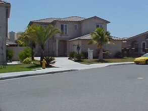 Building Photo - 1267 W Vaquero Ct