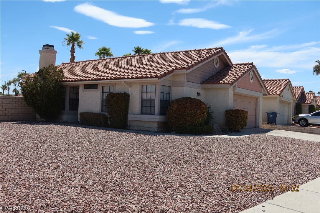 Primary Photo - 671 Paulson Dr