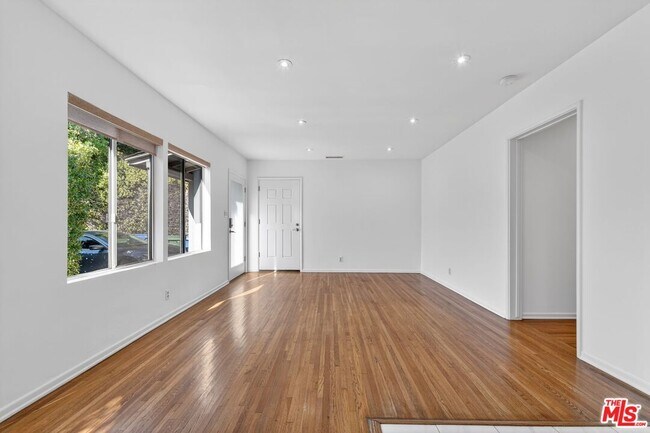 Foto del edificio - 2436 Walnut Ave