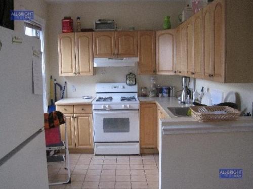 Foto del edificio - 4 bedroom in Central Square MA