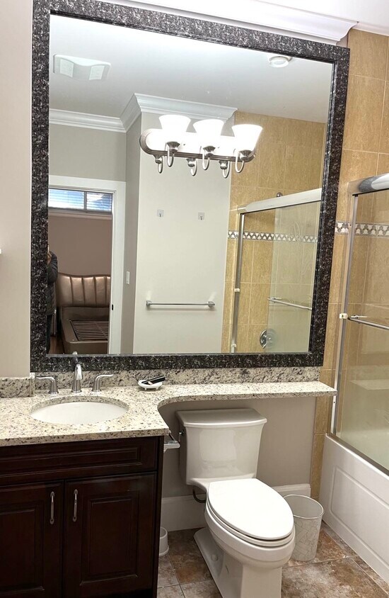 Photo du bâtiment - 1553 W 61st Ave