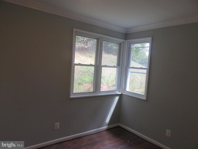 Building Photo - 2309 Tuemmler Ave