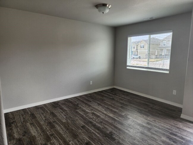 Building Photo - 4457 Zircon Dr