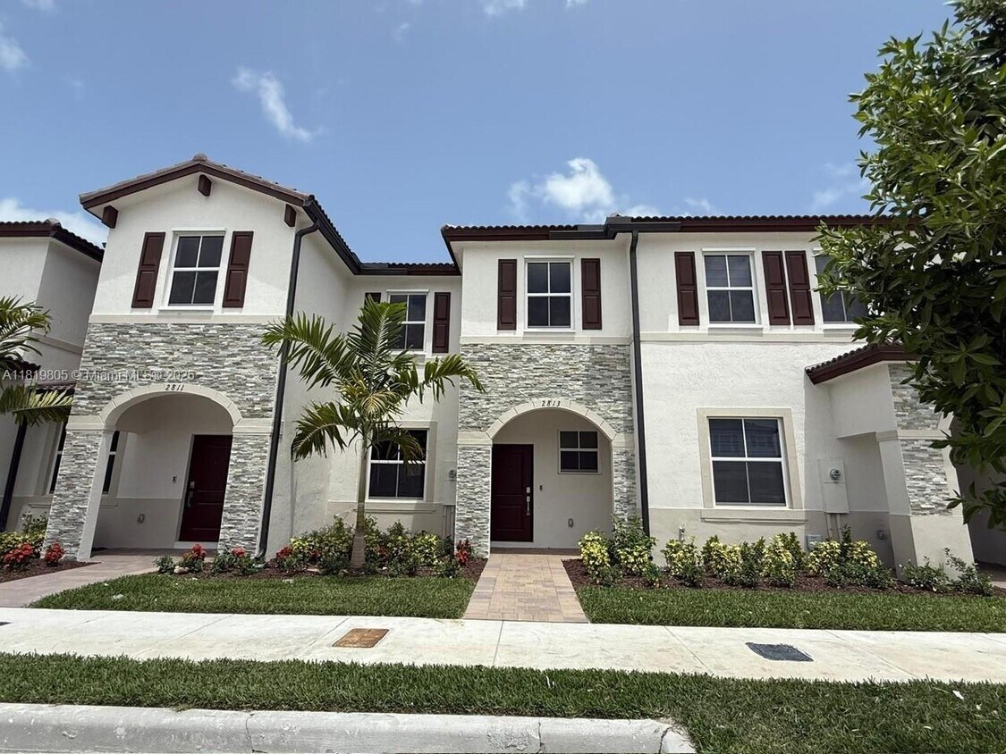 Foto principal - 2820 SE 26th Ave