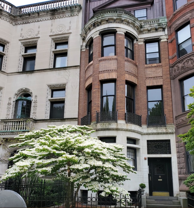Building Photo - 306 Commonwealth Ave