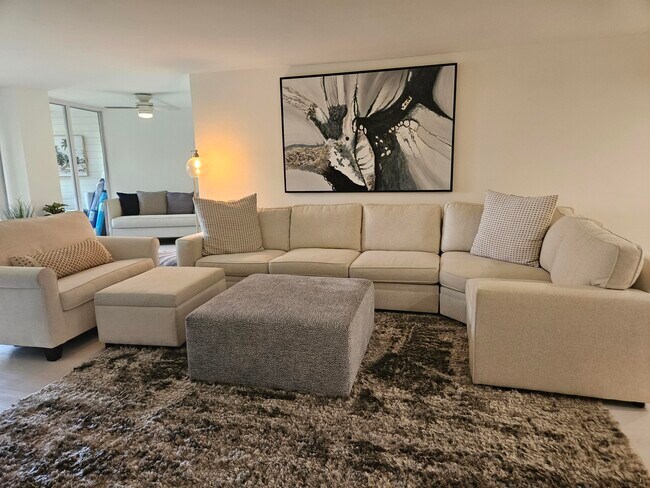 Foto del edificio - 1357 NE Ocean Blvd
