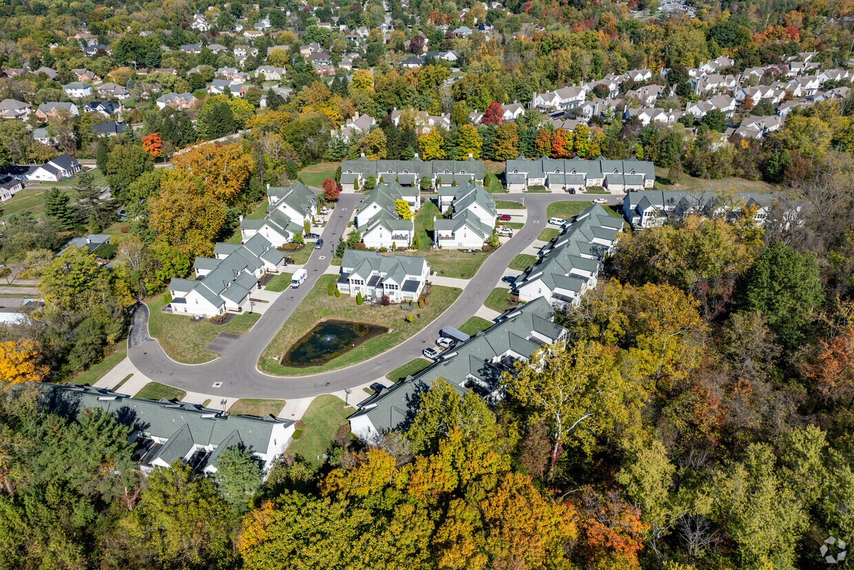 Primary Photo - Bercley Woods Townhomes