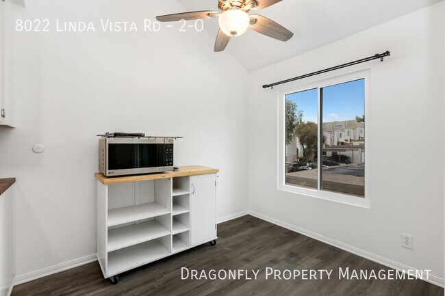 Foto del edificio - 8022 Linda Vista Rd