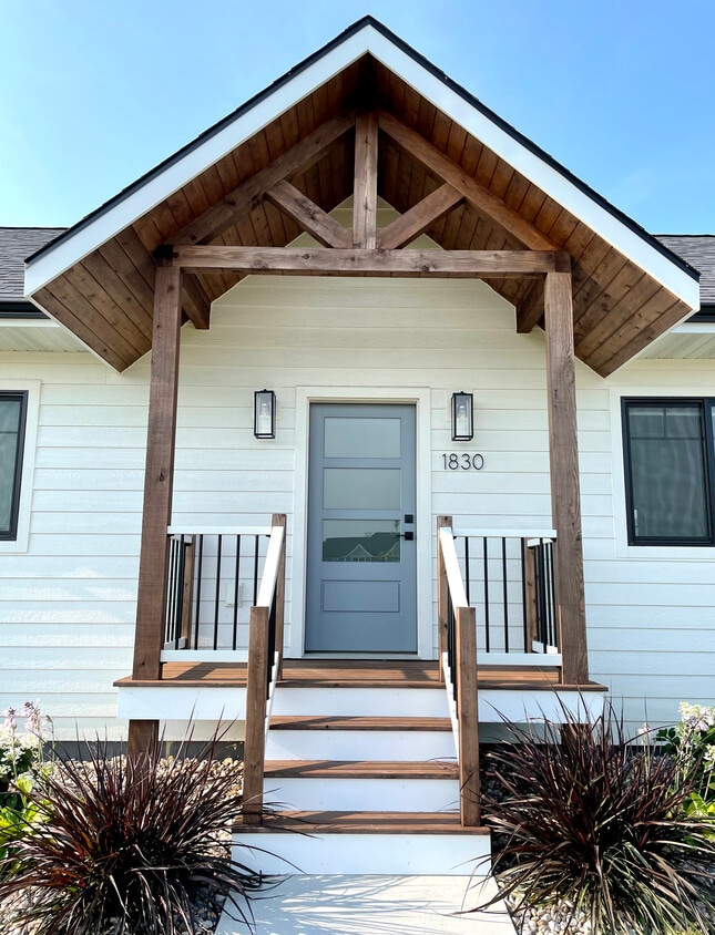 Foto principal - 1830 22nd St S