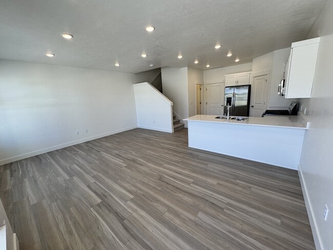 Building Photo - 532 S 1215 W