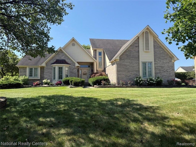Primary Photo - 39217 Geneva Dr