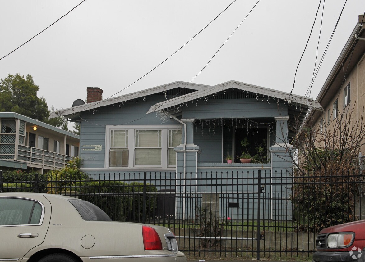 Building Photo - 2945 Brookdale Ave