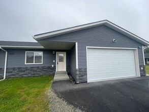Building Photo - 1551 N Tinitun Cir