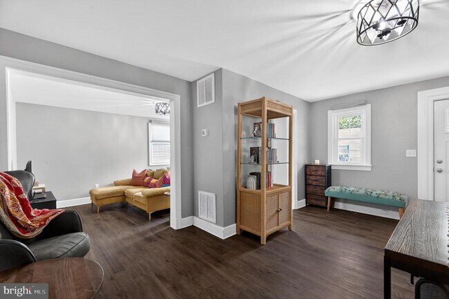Building Photo - 621 Patterson Ave