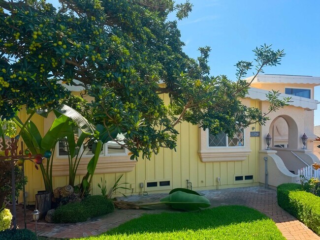 Building Photo - 4421 Orchard Ave