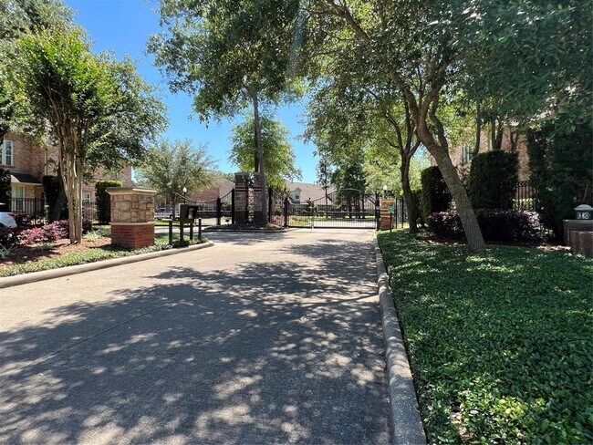 Foto del edificio - 12314 Timber Hollow