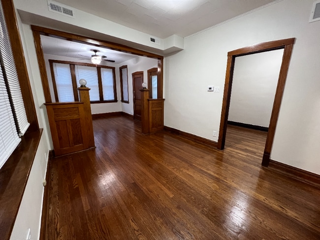 Building Photo - 2926 W 40th Pl