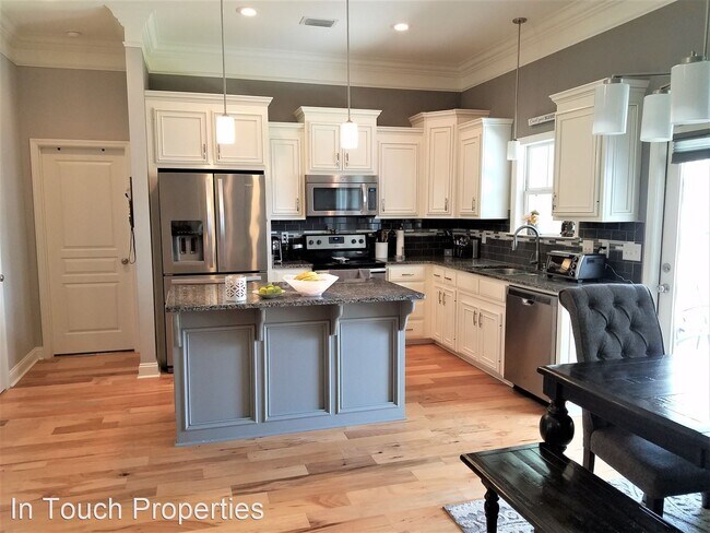 Building Photo - 4 br, 2 bath House - 4045 APPLECROSS RD