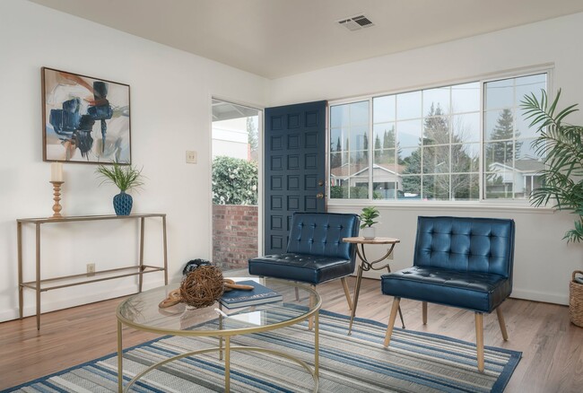 Foto del edificio - North Napa 4 bed 3 bath Home Available to ...