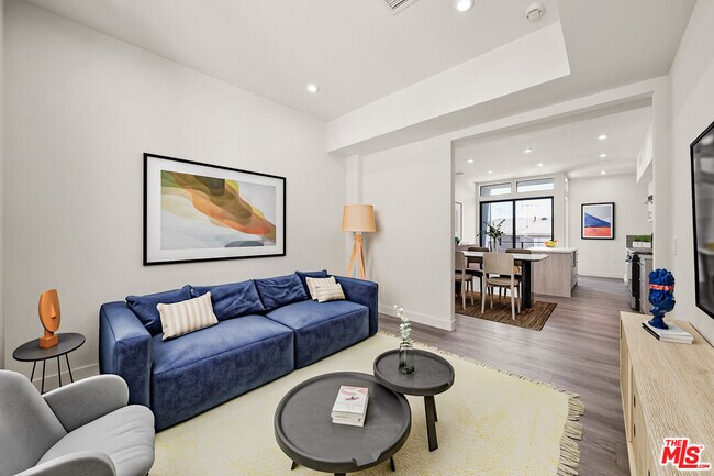 Foto del edificio - 1200 N Orange Grove Ave