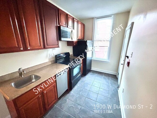 Building Photo - Charming 3 Bedroom Apartment For Rent Near...