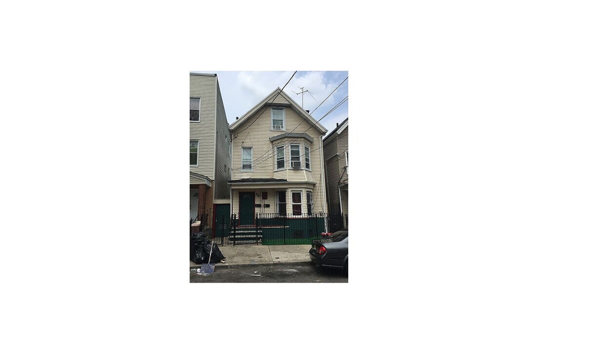 Primary Photo - 56 Highland Ave