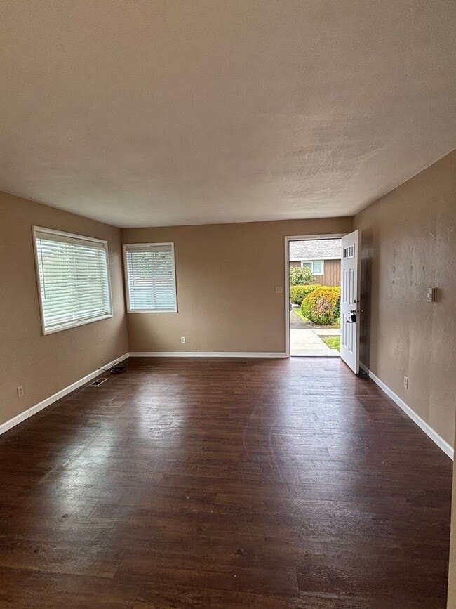 Foto del edificio - 2 Bedroom Townhouse Less than 2 Miles from OSU