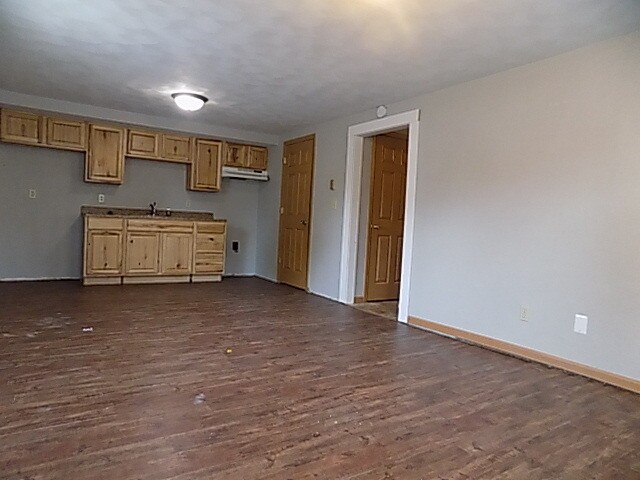 Building Photo - 127 Morrow St