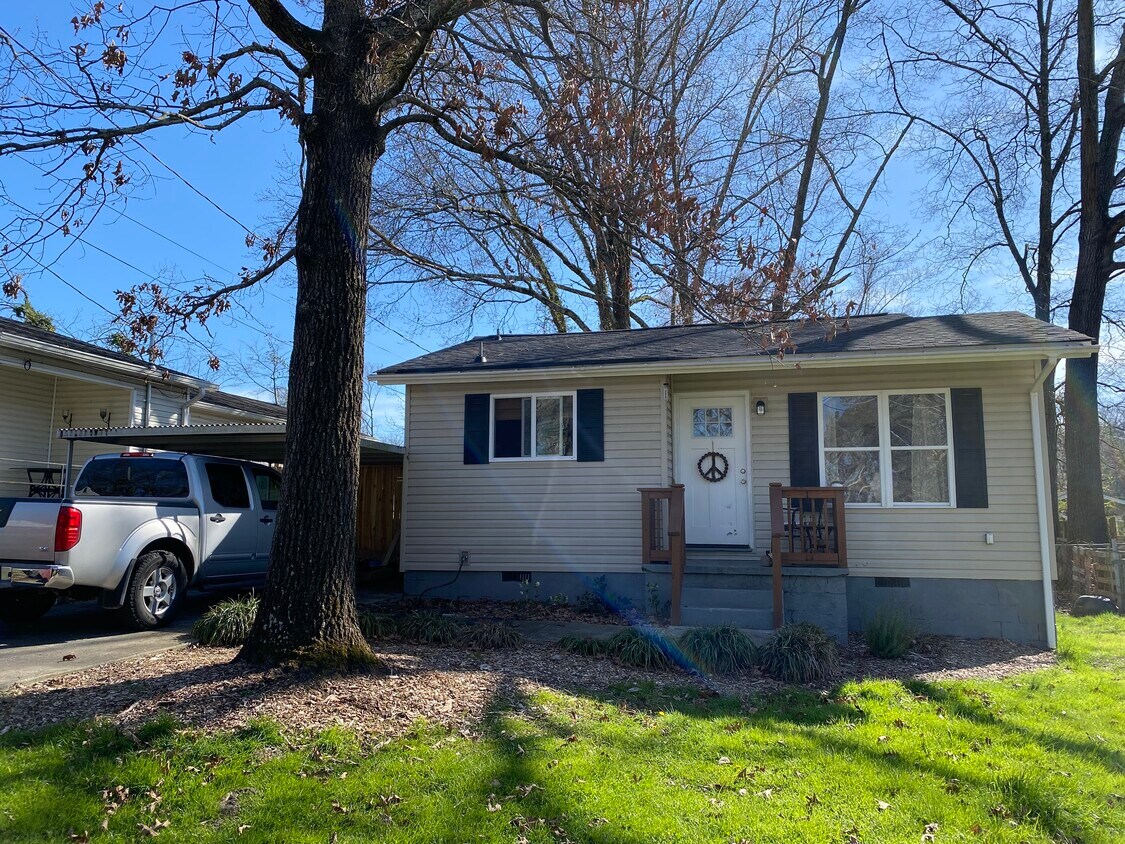 Primary Photo - 6016 Wentworth Ave