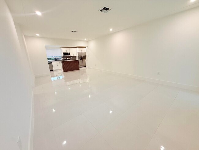 Foto del edificio - 345 Pinehurst Rd