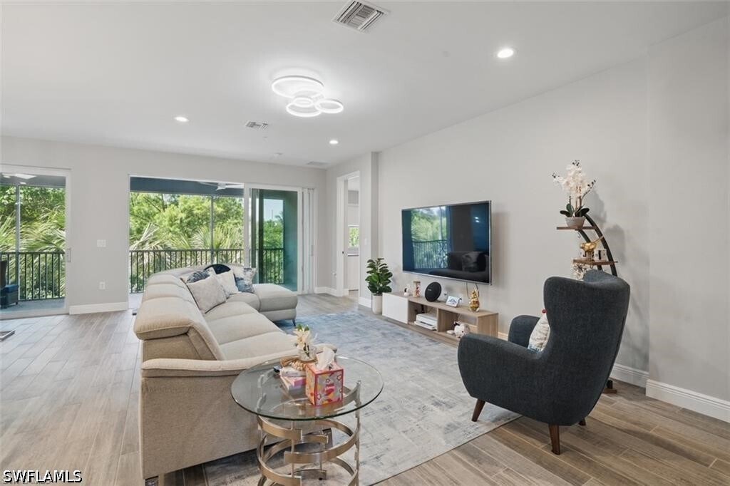 Building Photo - 2567 Seychelles Dr