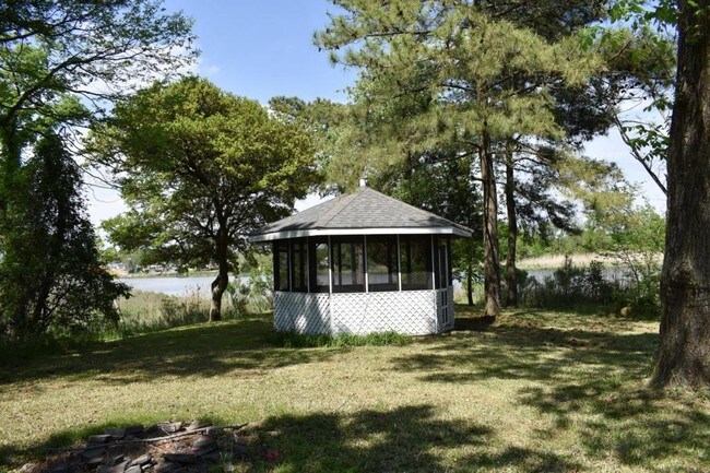 Building Photo - 5434 Tidewater Dr.