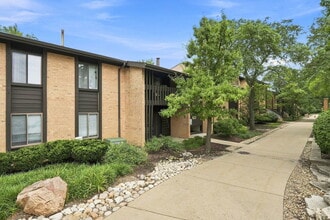 Building Photo - 6109 Knoll Wood Rd