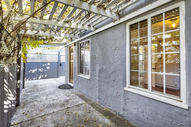 Building Photo - 510 RUBERTA Ave