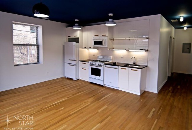 Building Photo - 1217 W Gunnison St