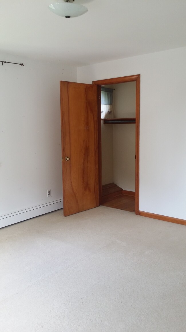 Building Photo - 11 Spicewood Rd