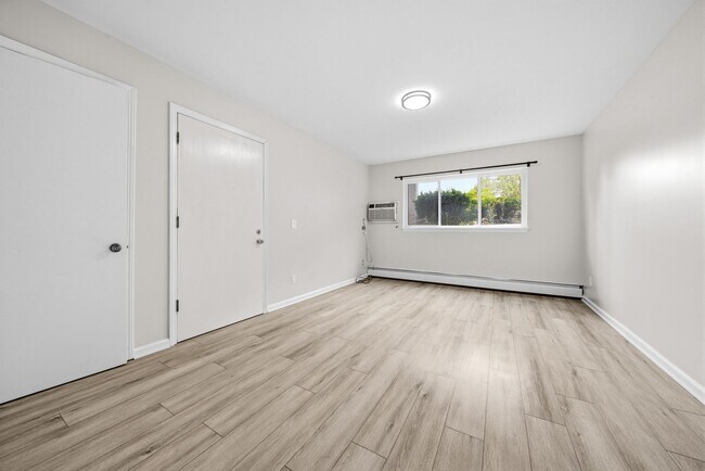 Foto del edificio - 587 54th St SE
