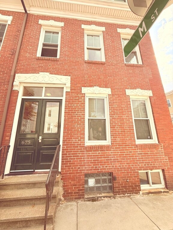 Foto del edificio - 675 E 7th St