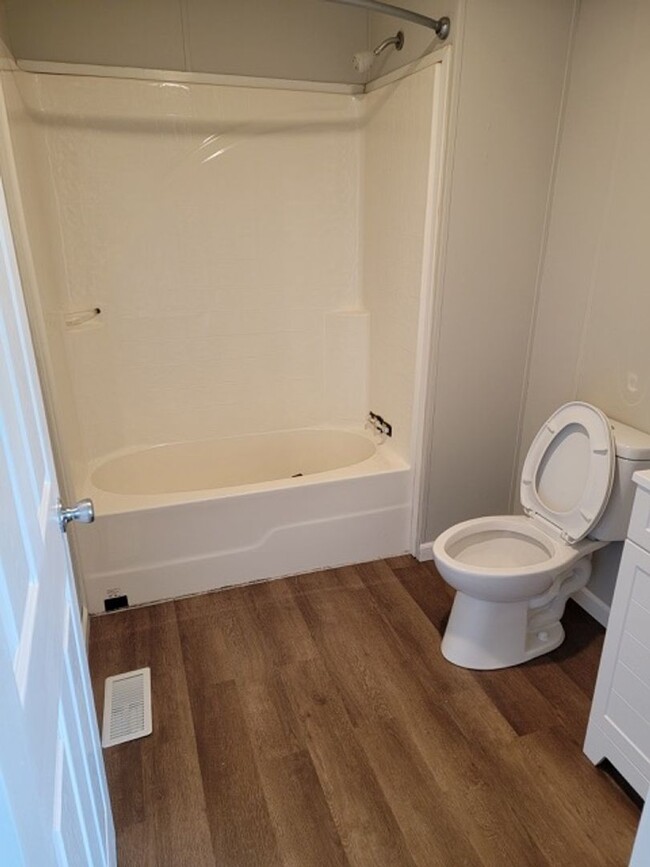 Building Photo - Remodeled manufactured home in Virden