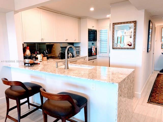 Foto del edificio - 806 Cypress Grove Ln