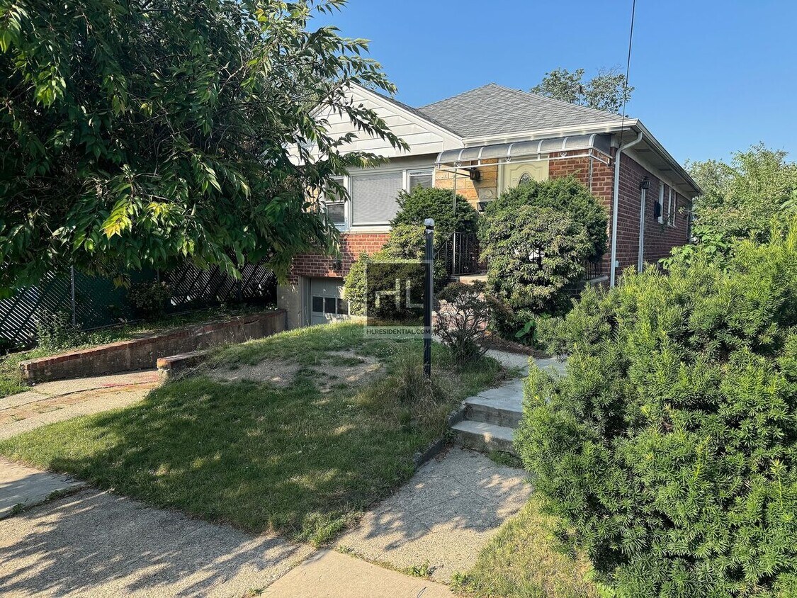 Primary Photo - 219 STREET