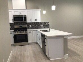 Building Photo - 2109 Marnel Rd