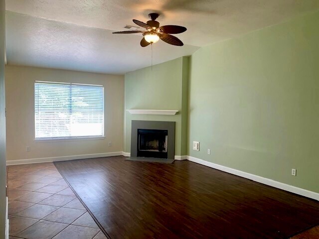 Foto del edificio - 2710 Fox Pitt Rd